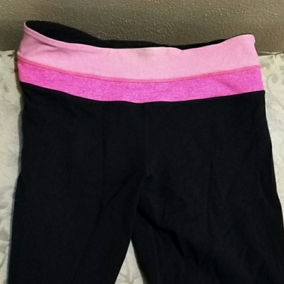 Black Lululemon Yoga Pants - Size 6 - Picture 1 of 3